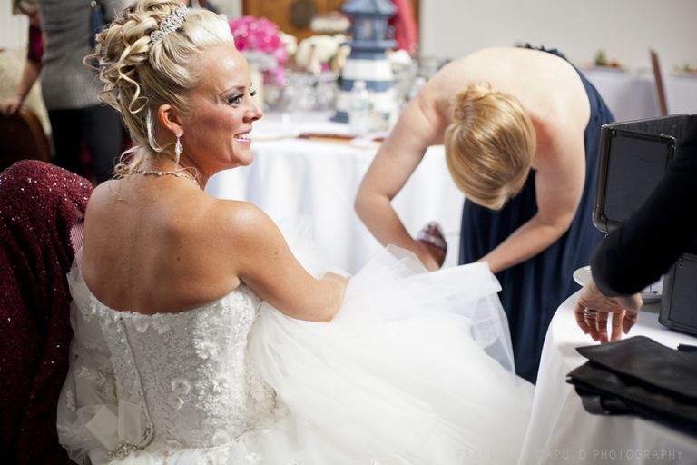 montauk-yacht-club-wedding-photo_06