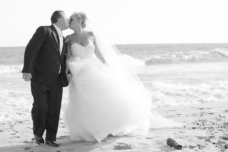 montauk-yacht-club-wedding-photo_19