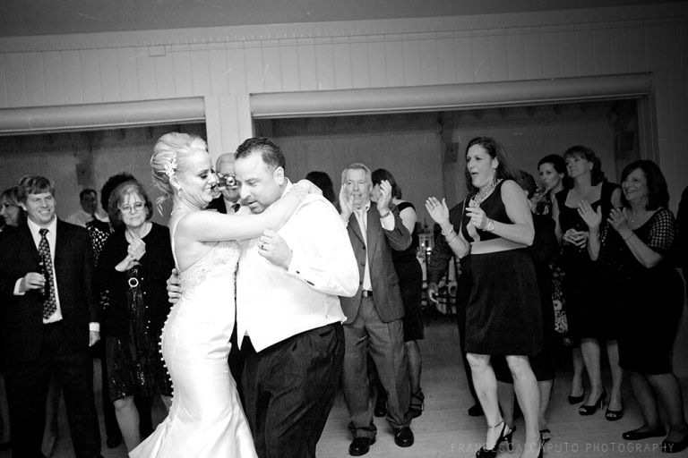 montauk-yacht-club-wedding-photo_32