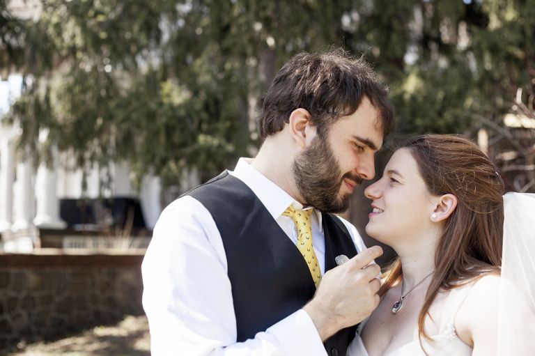 feast-at-round-hill-ny-wedding-photo_11