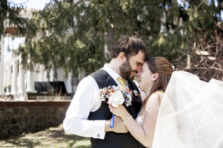 feast-at-round-hill-ny-wedding-photo_12